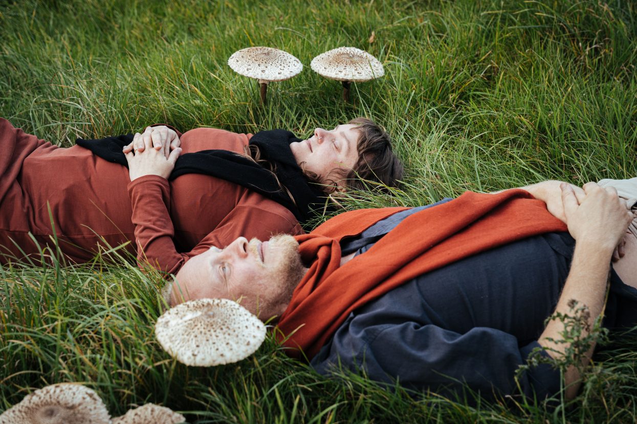 Hannah James & Toby Kuhn