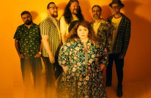 Ríoghnach Connolly & Honeyfeet